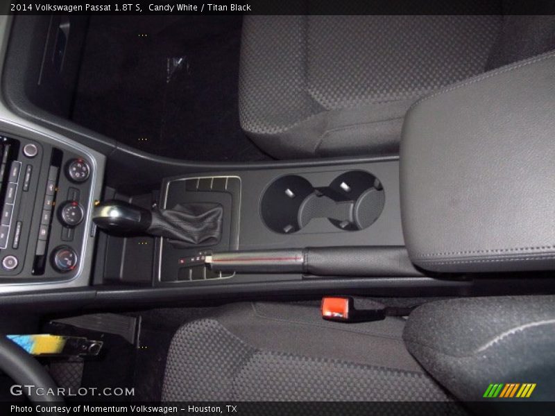 Candy White / Titan Black 2014 Volkswagen Passat 1.8T S