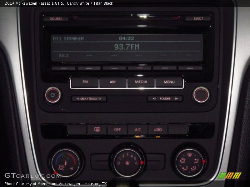 Candy White / Titan Black 2014 Volkswagen Passat 1.8T S