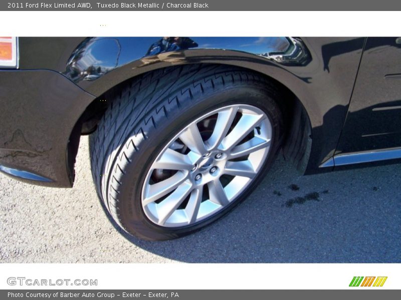 Tuxedo Black Metallic / Charcoal Black 2011 Ford Flex Limited AWD
