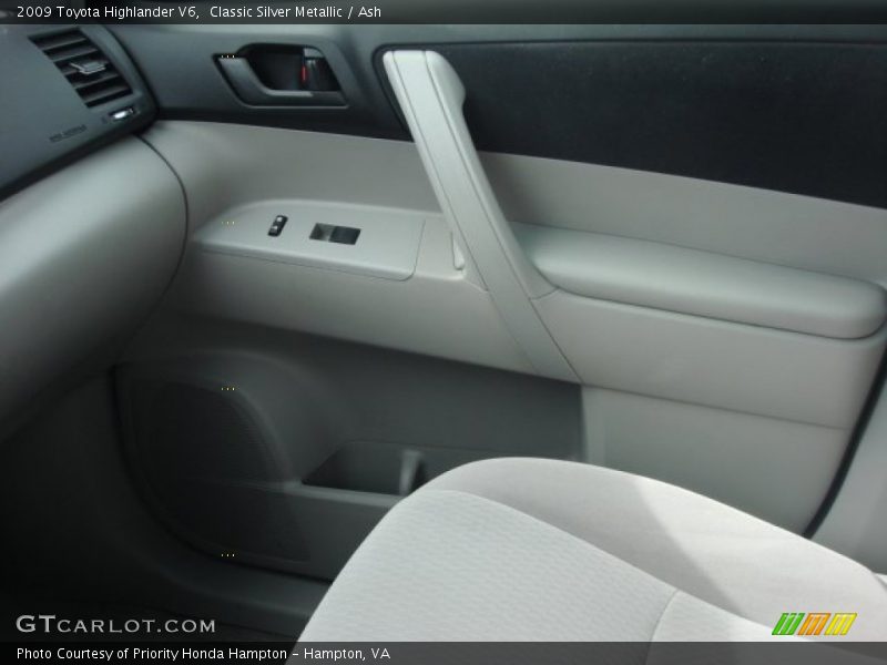 Classic Silver Metallic / Ash 2009 Toyota Highlander V6