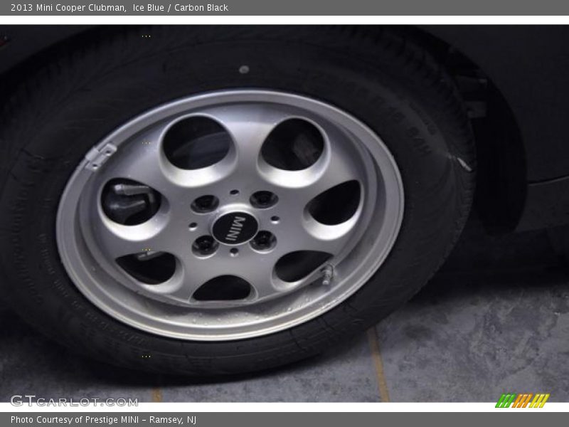 Ice Blue / Carbon Black 2013 Mini Cooper Clubman