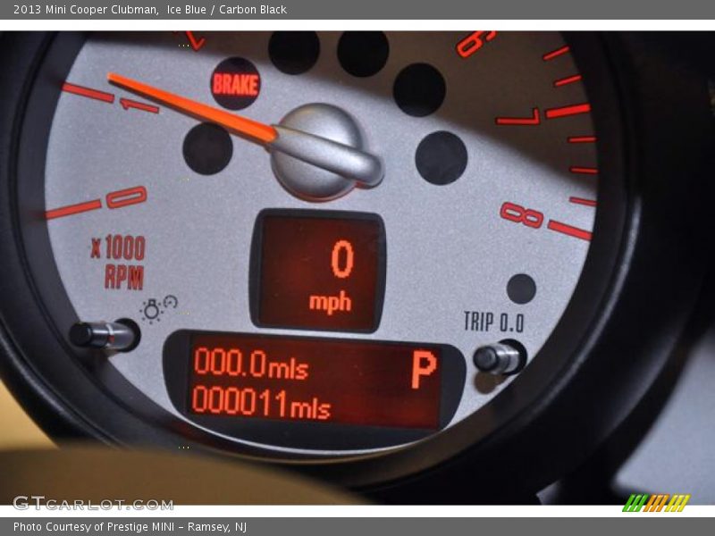 Ice Blue / Carbon Black 2013 Mini Cooper Clubman