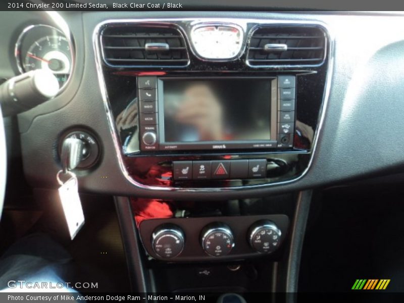 Black Clear Coat / Black 2014 Chrysler 200 Limited Sedan