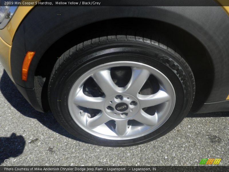 Mellow Yellow / Black/Grey 2009 Mini Cooper S Hardtop
