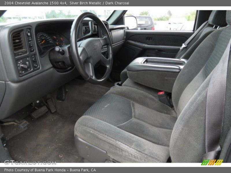 Silver Birch Metallic / Dark Charcoal 2004 Chevrolet Avalanche 1500 4x4