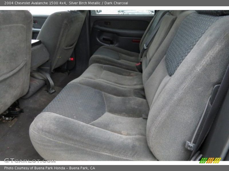 Silver Birch Metallic / Dark Charcoal 2004 Chevrolet Avalanche 1500 4x4