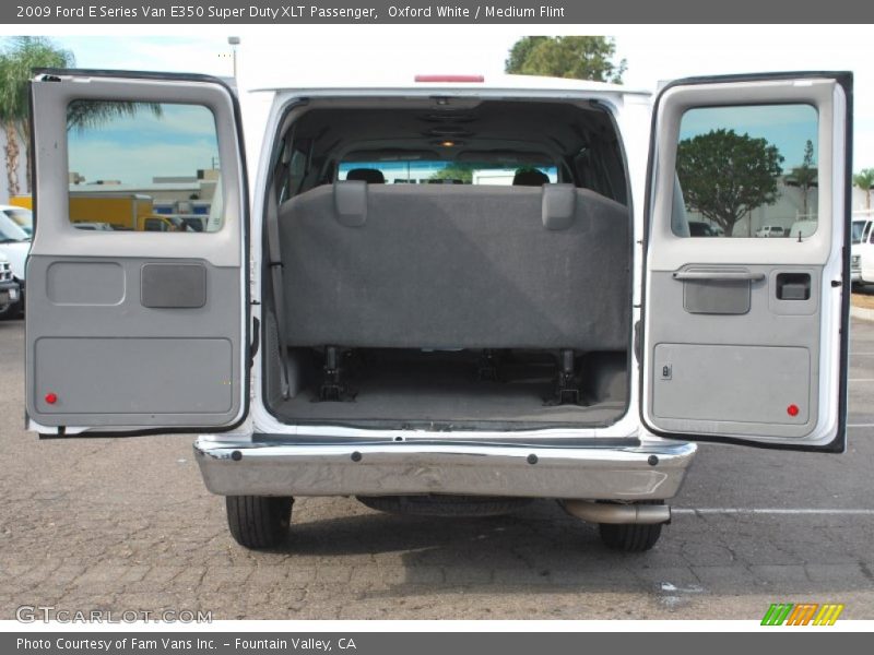 Oxford White / Medium Flint 2009 Ford E Series Van E350 Super Duty XLT Passenger