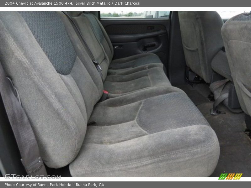 Silver Birch Metallic / Dark Charcoal 2004 Chevrolet Avalanche 1500 4x4