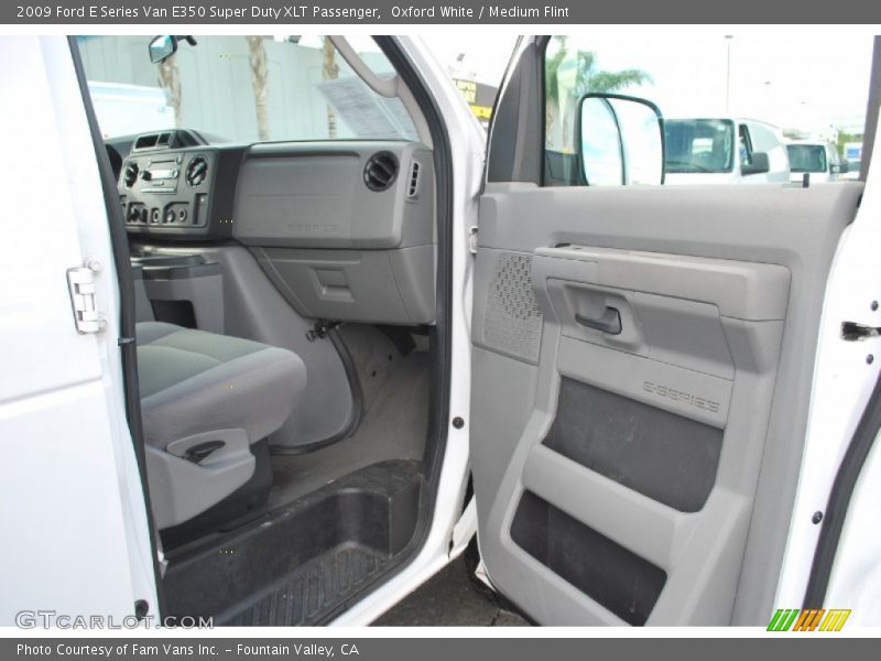 Oxford White / Medium Flint 2009 Ford E Series Van E350 Super Duty XLT Passenger