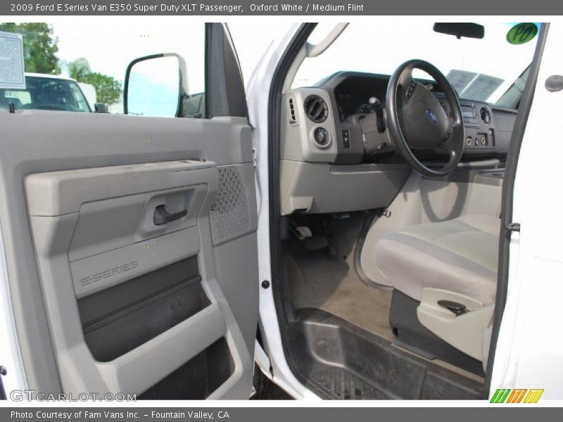 Oxford White / Medium Flint 2009 Ford E Series Van E350 Super Duty XLT Passenger