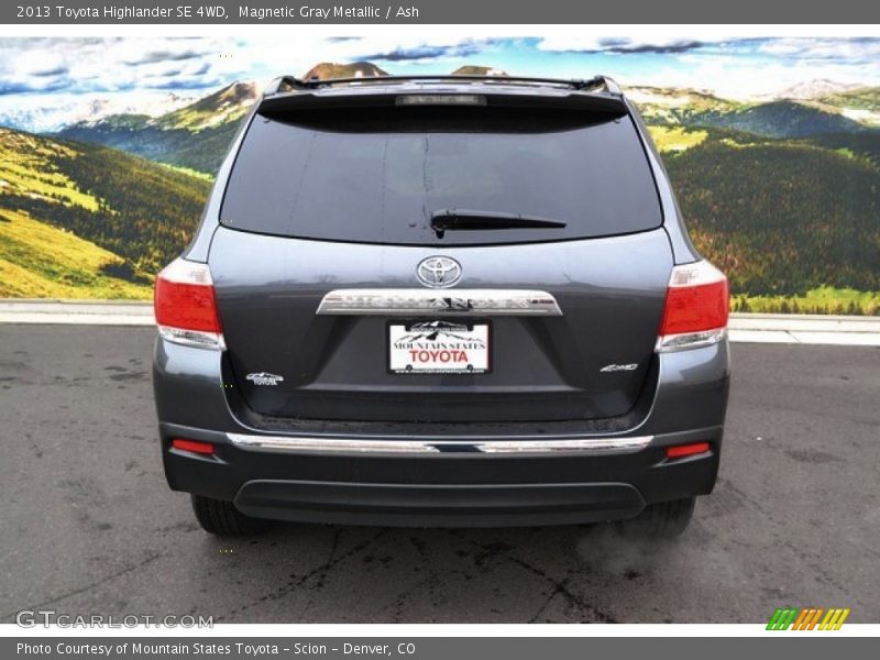 Magnetic Gray Metallic / Ash 2013 Toyota Highlander SE 4WD