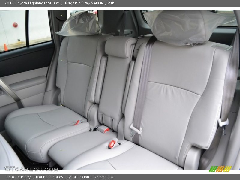 Magnetic Gray Metallic / Ash 2013 Toyota Highlander SE 4WD