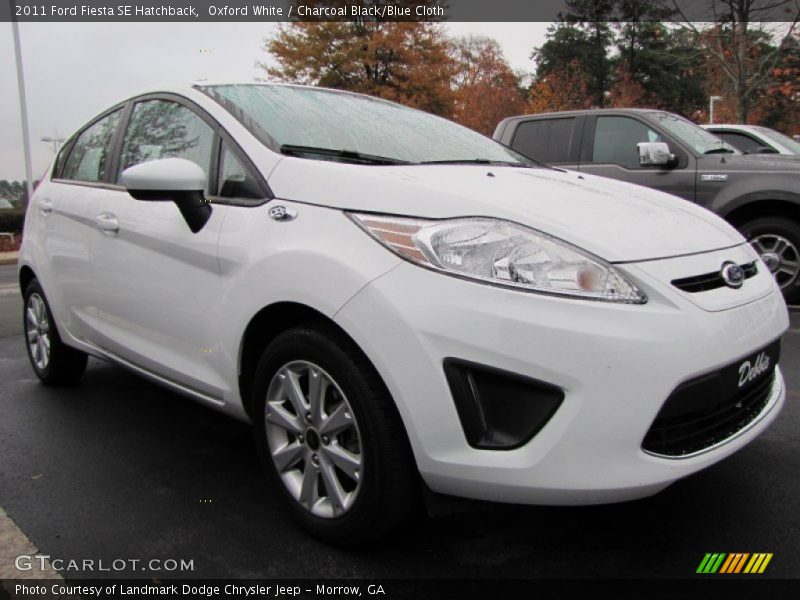 Oxford White / Charcoal Black/Blue Cloth 2011 Ford Fiesta SE Hatchback