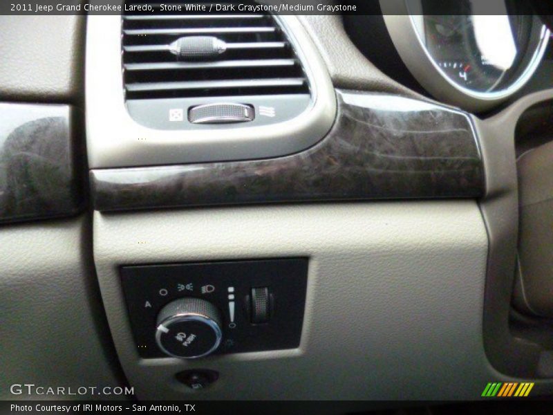 Stone White / Dark Graystone/Medium Graystone 2011 Jeep Grand Cherokee Laredo