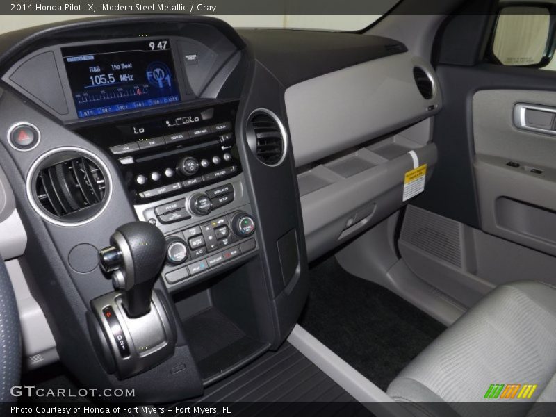 Modern Steel Metallic / Gray 2014 Honda Pilot LX