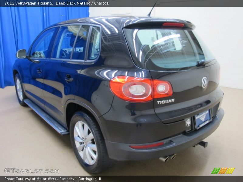 Deep Black Metallic / Charcoal 2011 Volkswagen Tiguan S