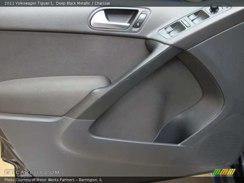 Deep Black Metallic / Charcoal 2011 Volkswagen Tiguan S