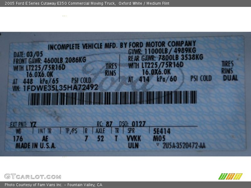 Oxford White / Medium Flint 2005 Ford E Series Cutaway E350 Commercial Moving Truck