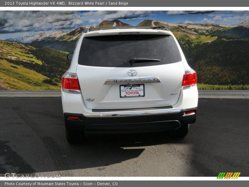 Blizzard White Pearl / Sand Beige 2013 Toyota Highlander V6 4WD