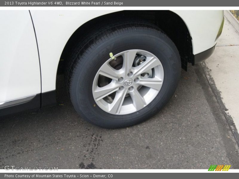 Blizzard White Pearl / Sand Beige 2013 Toyota Highlander V6 4WD