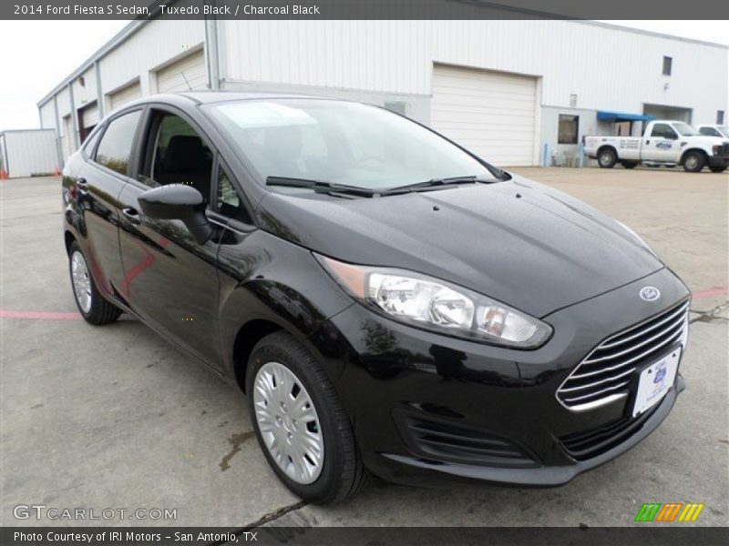 Tuxedo Black / Charcoal Black 2014 Ford Fiesta S Sedan
