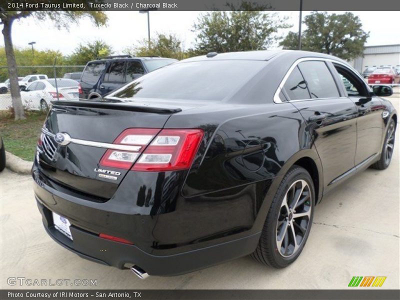 Tuxedo Black / Charcoal Black 2014 Ford Taurus Limited