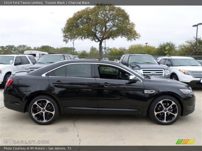 Tuxedo Black / Charcoal Black 2014 Ford Taurus Limited