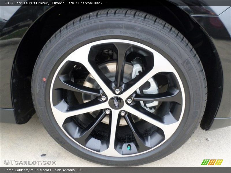 Tuxedo Black / Charcoal Black 2014 Ford Taurus Limited