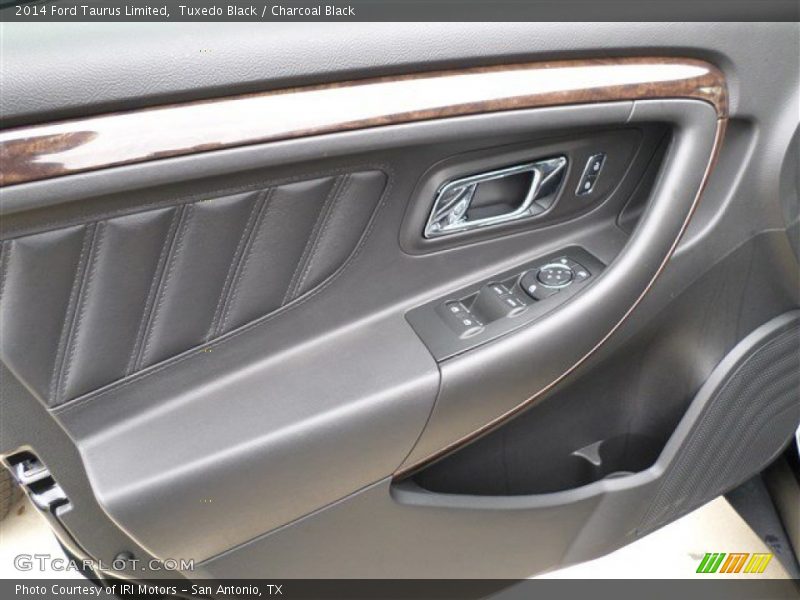 Tuxedo Black / Charcoal Black 2014 Ford Taurus Limited