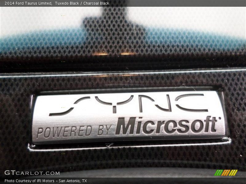 Tuxedo Black / Charcoal Black 2014 Ford Taurus Limited