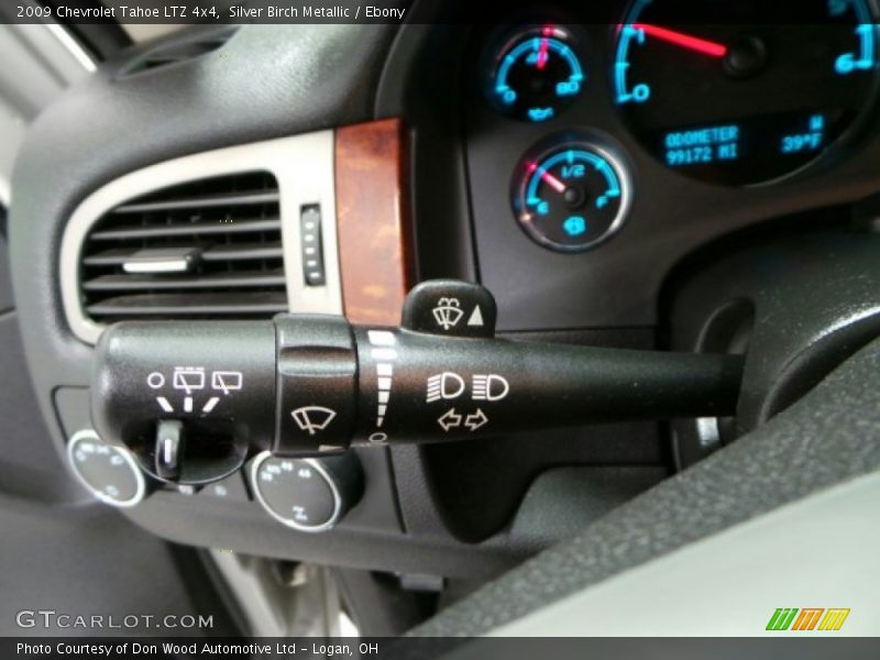 Controls of 2009 Tahoe LTZ 4x4