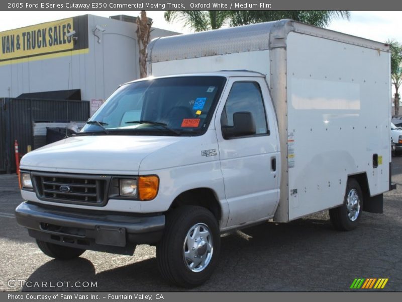 Oxford White / Medium Flint 2005 Ford E Series Cutaway E350 Commercial Moving Truck