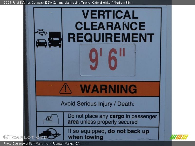 Oxford White / Medium Flint 2005 Ford E Series Cutaway E350 Commercial Moving Truck