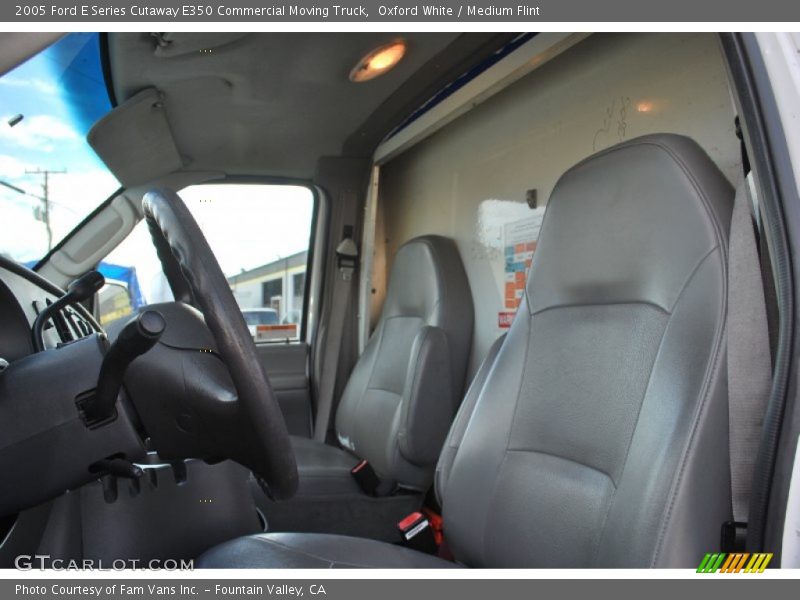 Oxford White / Medium Flint 2005 Ford E Series Cutaway E350 Commercial Moving Truck