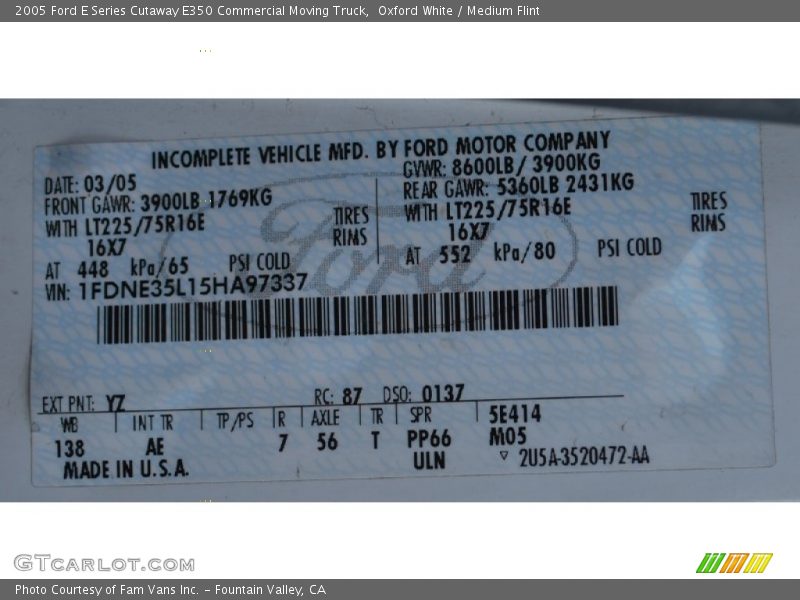 Oxford White / Medium Flint 2005 Ford E Series Cutaway E350 Commercial Moving Truck