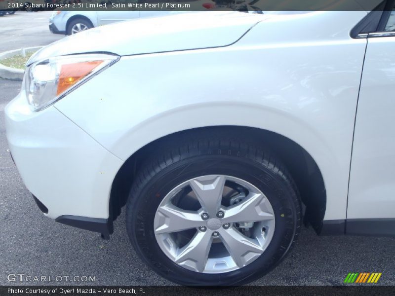Satin White Pearl / Platinum 2014 Subaru Forester 2.5i Limited