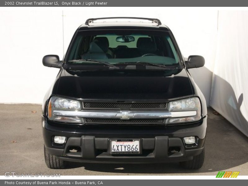 Onyx Black / Light Pewter 2002 Chevrolet TrailBlazer LS