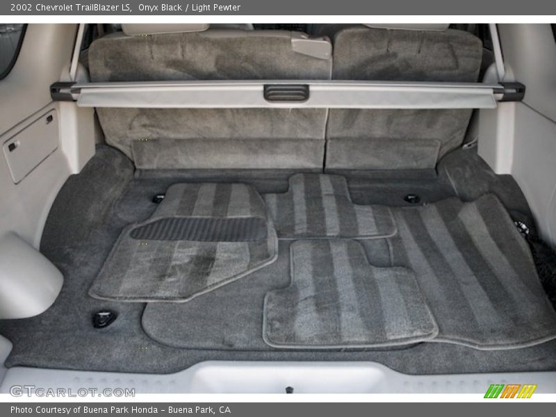 Onyx Black / Light Pewter 2002 Chevrolet TrailBlazer LS