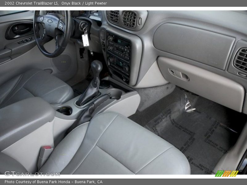 Onyx Black / Light Pewter 2002 Chevrolet TrailBlazer LS