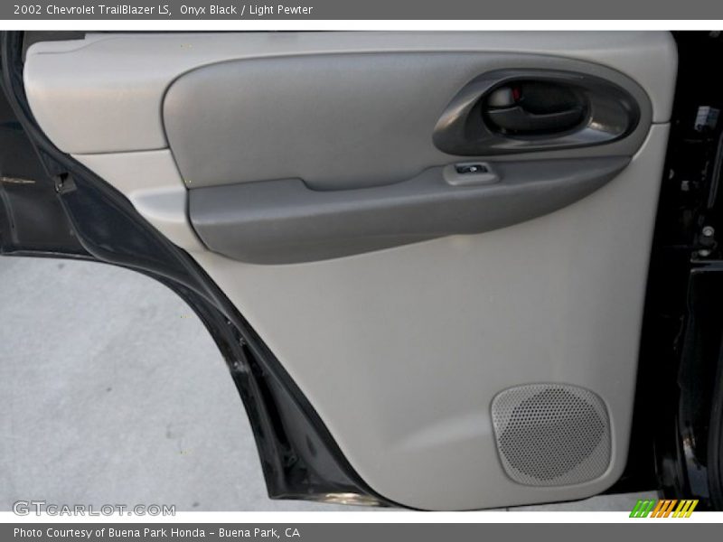 Onyx Black / Light Pewter 2002 Chevrolet TrailBlazer LS
