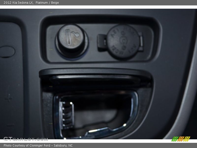Platinum / Beige 2012 Kia Sedona LX