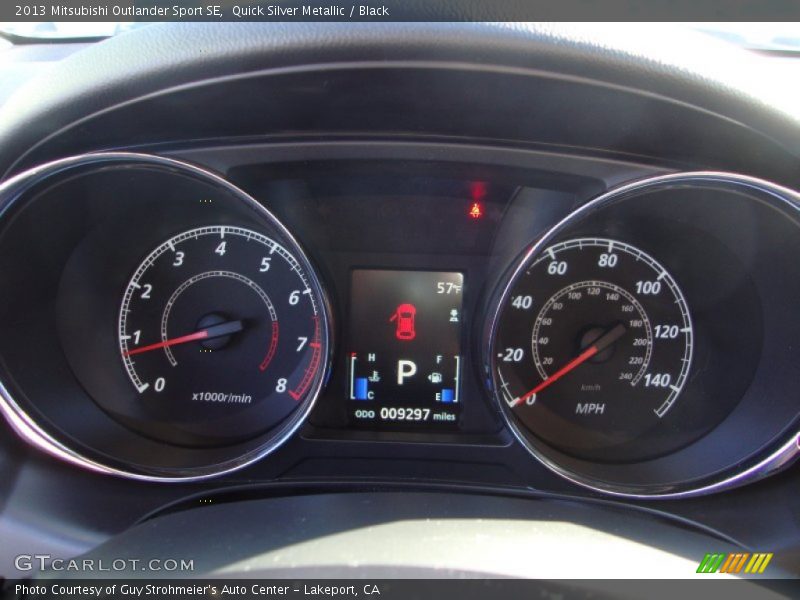 Quick Silver Metallic / Black 2013 Mitsubishi Outlander Sport SE