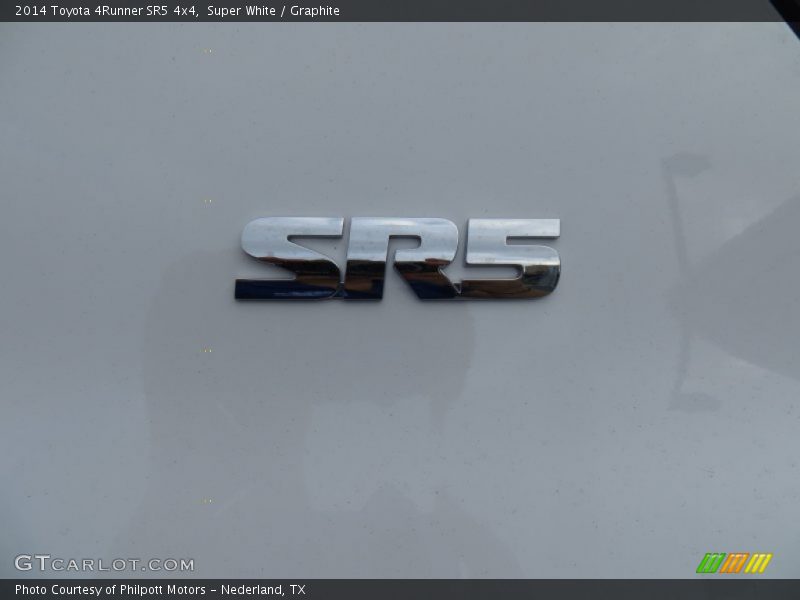 Super White / Graphite 2014 Toyota 4Runner SR5 4x4