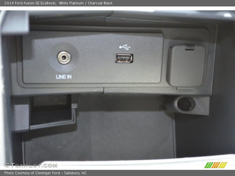 White Platinum / Charcoal Black 2014 Ford Fusion SE EcoBoost