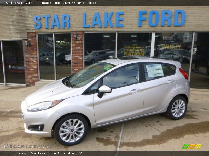 Ingot Silver / Charcoal Black 2014 Ford Fiesta SE Hatchback