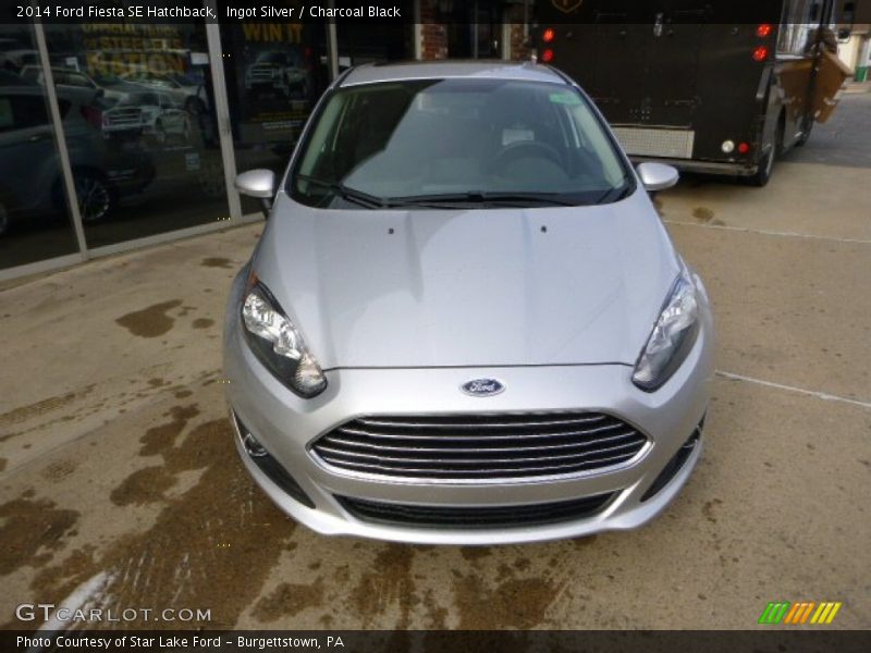Ingot Silver / Charcoal Black 2014 Ford Fiesta SE Hatchback