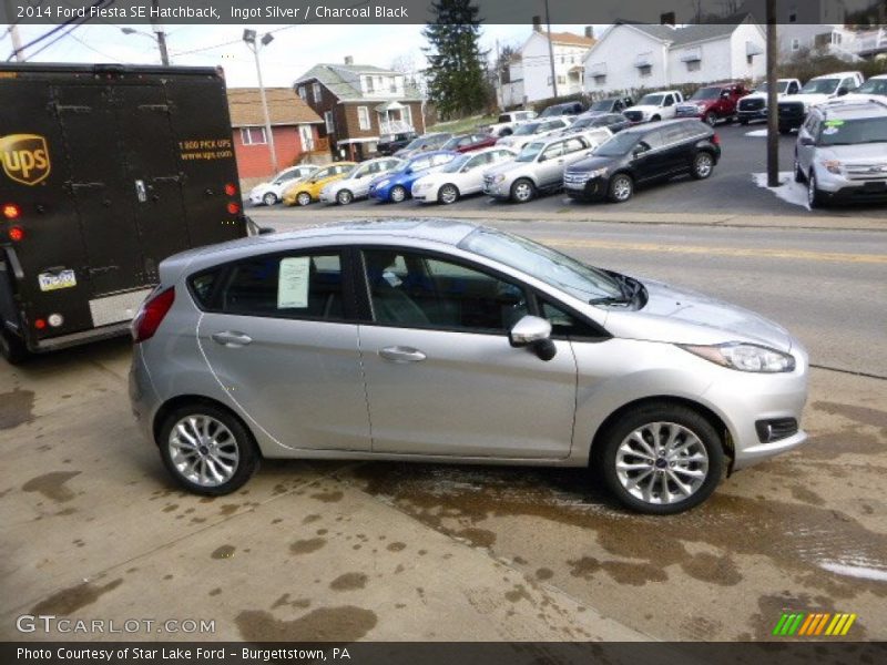 Ingot Silver / Charcoal Black 2014 Ford Fiesta SE Hatchback