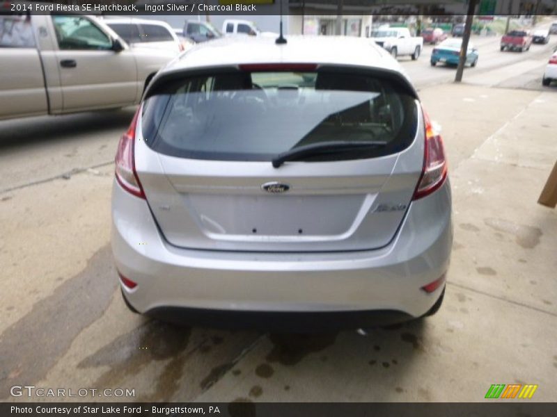 Ingot Silver / Charcoal Black 2014 Ford Fiesta SE Hatchback