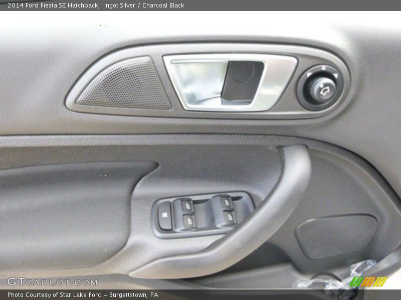 Ingot Silver / Charcoal Black 2014 Ford Fiesta SE Hatchback