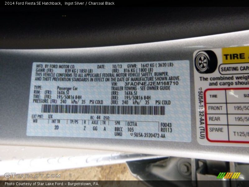 Ingot Silver / Charcoal Black 2014 Ford Fiesta SE Hatchback